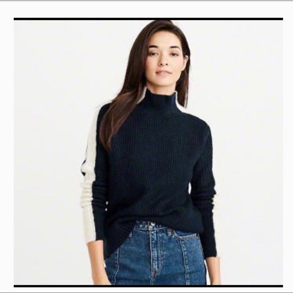 ABERCROMBIE & FITCH Turtleneck Sweater